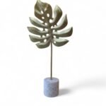 Hoja de Metal con Base de Cemento